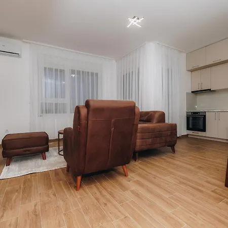 Lust Premium Iv Center Park 아파트 크라구예바츠