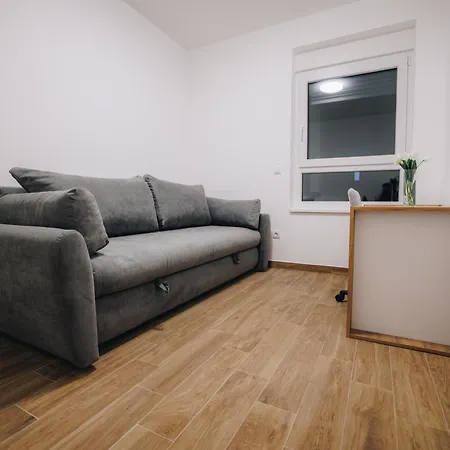 Lust Premium Iv Center Park *