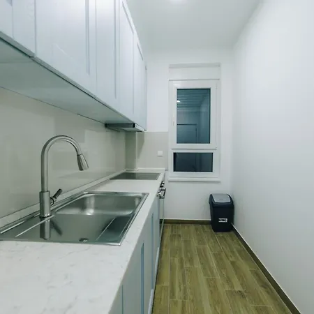 Lust Premium Iv Center Park * Kragujevac