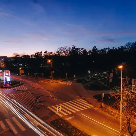 Lust Premium Iv Center Park Apartment Kragujevac