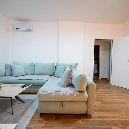 Lust Premium Iv Center Park Kragujevac