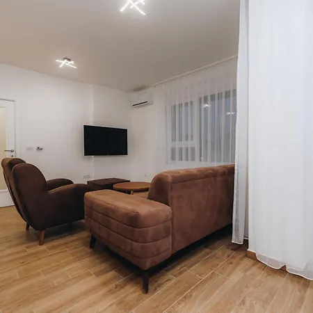 Lust Premium Iv Center Park * Kragujevac