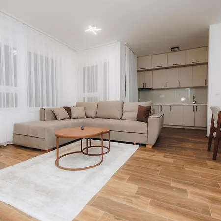 Lust Premium Iv Center Park * Kragujevac