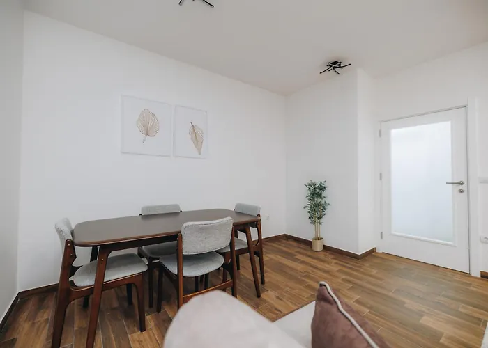 Lust Premium Iv Center Park *