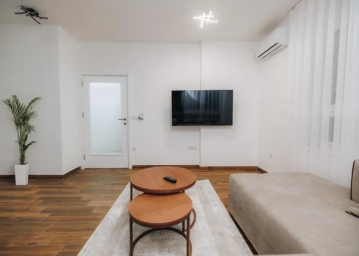 Lust Premium Iv Center Park * Kragujevac