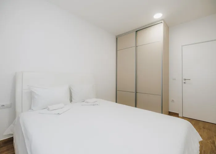 Lust Premium Iv Center Park * Kragujevac