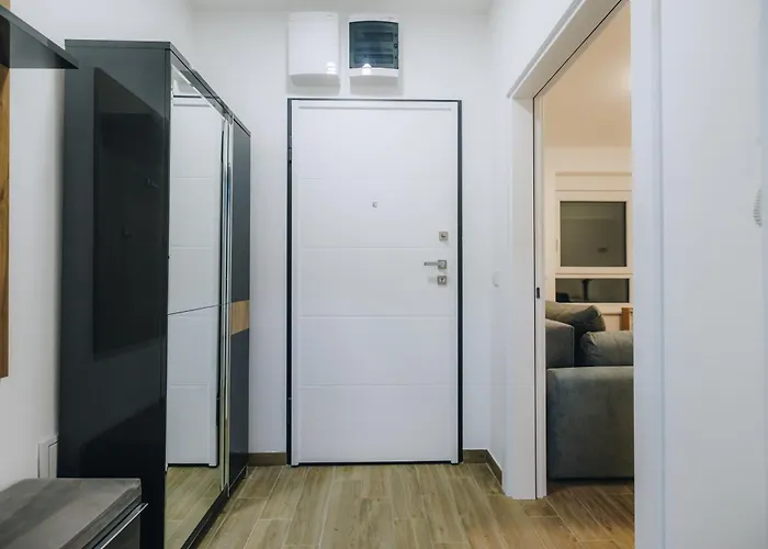 Lust Premium Iv Center Park * Kragujevac