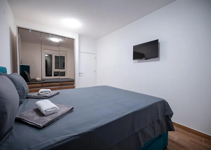 Lust Premium Iv Center Park *