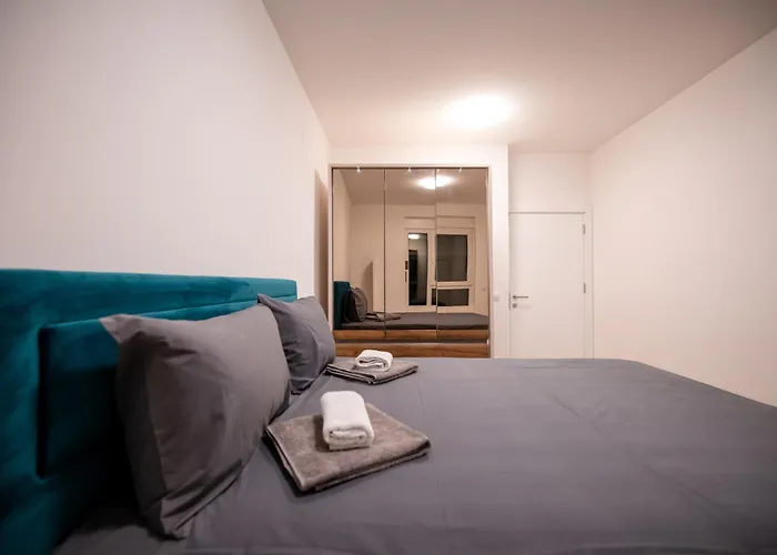 Lust Premium Iv Center Park *