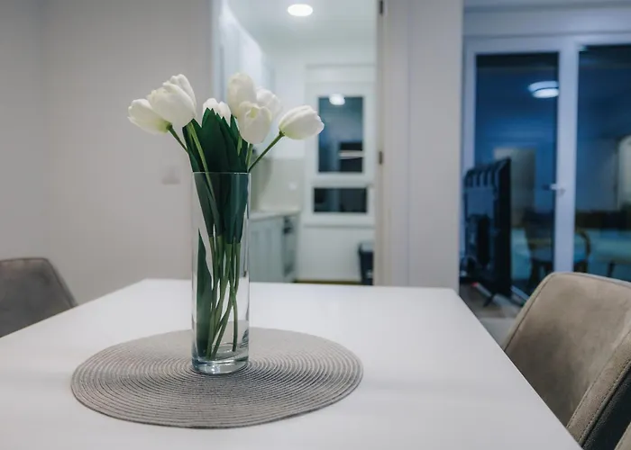 Lust Premium Iv Center Park *