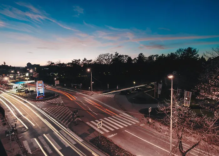 Lust Premium Iv Center Park