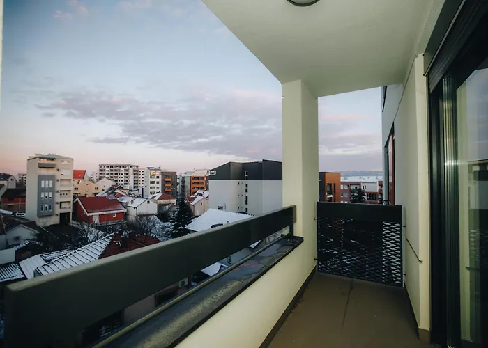 Lust Premium Iv Center Park